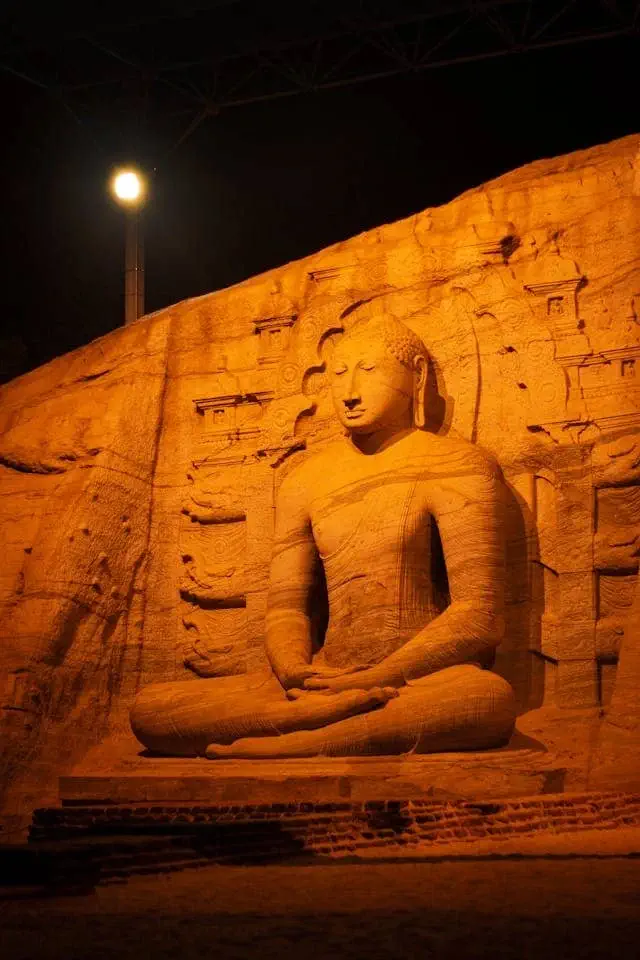 buddha statue